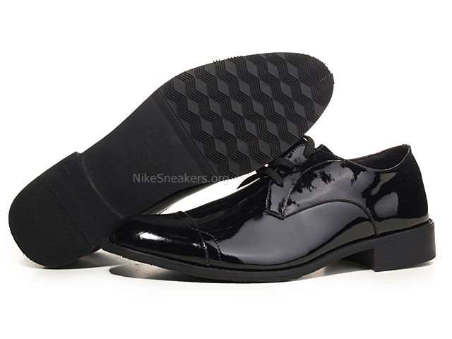Prada Men's Dress Shoes - All Black Patent Leather With Moderate Shoelace Prada Men's Dress Shoes - All Black Patent Leather With Moderate Shoelace