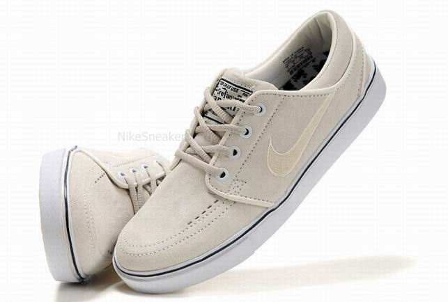 Nike Skateboarding Shoes Beige Nike Skateboarding Shoes Beige